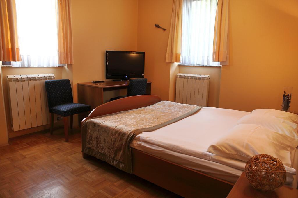 Bed And Breakfast Malovec Divača Exterior foto