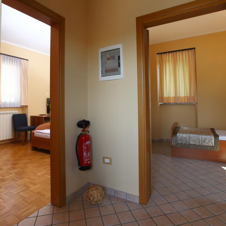 Bed And Breakfast Malovec Divača Exterior foto